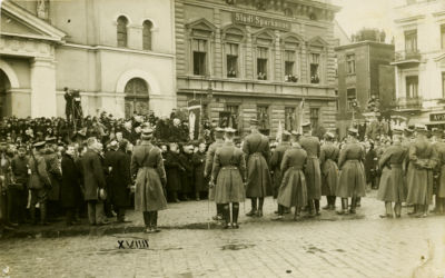 Przejęcie Bydgoszczy przez władze polskie. Przemówienie Jana Biziela do wojska i ludności cywilnej. 01.1920 r. (Wojskowe Biuro Historyczne, sygn. K-28-11)