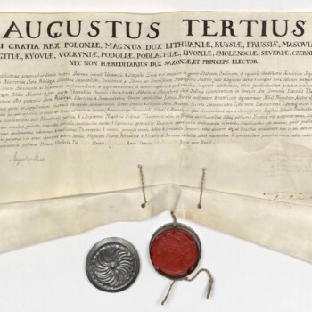 Dokument króla Augusta III wystawiony dla klasztoru Cystersów w Koronowie – 13 sierpnia 1757 roku Dokument króla Augusta III wystawiony dla klasztoru Cystersów w Koronowie - 13 sierpnia 1757 roku dokument z przywieszoną pieczęcią woskową w puszce