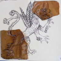Fragment kafli piecowych z XV wieku, ceramika Fragment kafli piecowych z XV wieku, ceramika dwa fragmenty z rogów kafla przedstawiającego smoka
