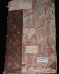 Księga burmistrzowsko-wójtowska miasta Łobżenicy z lat 1698-1703 (oprawiona w półskórek, papier marmurkowy z wzorem kolorowego grzebienia) Księga burmistrzowsko-wójtowska miasta Łobżenicy z lat 1698-1703 (oprawiona w półskórek, papier marmurkowy z wzorem kolorowego grzebienia)